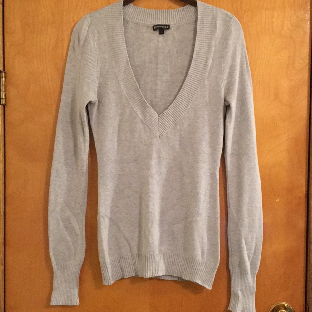 Express Women’s V-neck Sweater